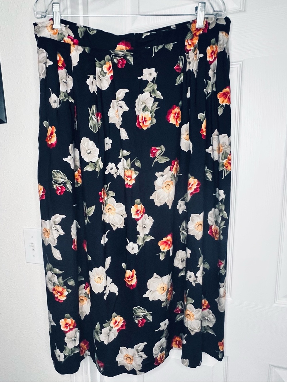 VTG Bentley Plus Sz 22 Black Floral Midi Skirt - Women's  100% Rayon  Skirt